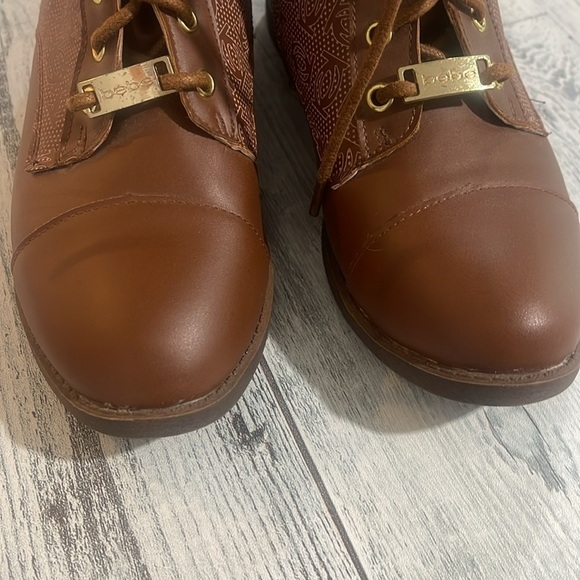 Bebe Ofeibea Cognac Logo Side Zipper Ankle Boot 7.5 NWOT - Picture 4 of 12